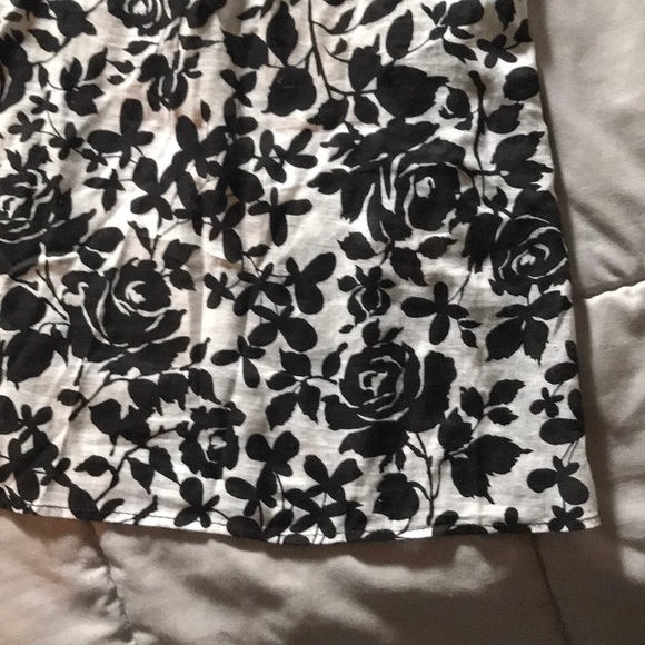 FUTURE PARADISE (2) BLACK & WHITE DECORATIVE TANK - Picture 6 of 8